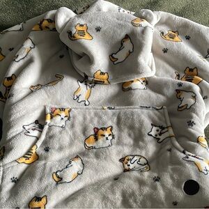 Cozy Cat Print Hoodie Blanket “Oodie”